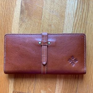 Patricia Nash Zenale Wallet- Heritage